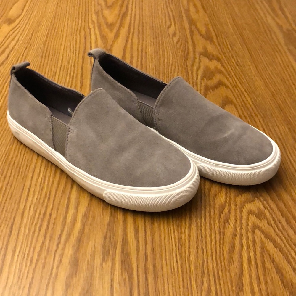 Gap women’s size 7 grey suede slides